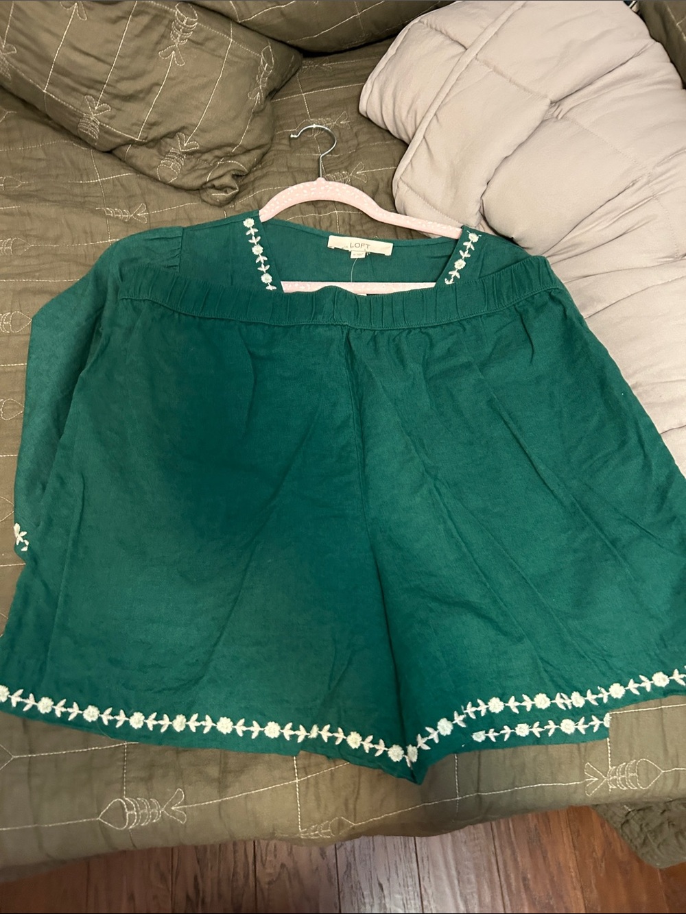 LOFT Emerald Green Embroidered Top - Picture 6 of 7